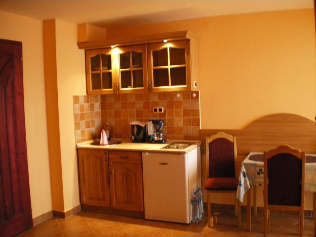 Mediterran-Apartmanok-Харканы Номер фото