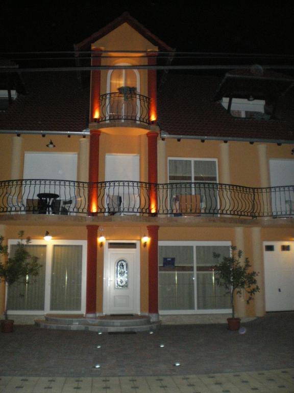 Mediterran-Apartmanok-Харканы Экстерьер фото